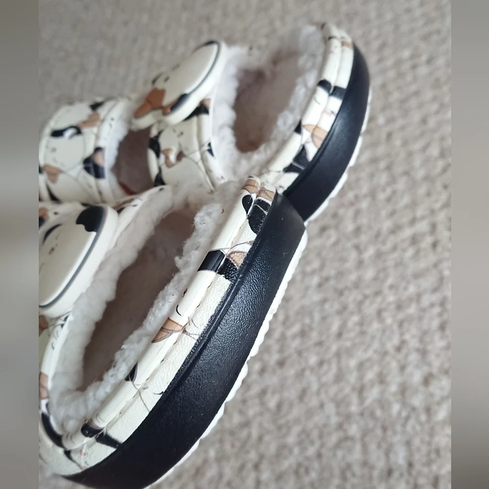Crocs x Squishmallows Cam Cozzzy Sandal size 6
